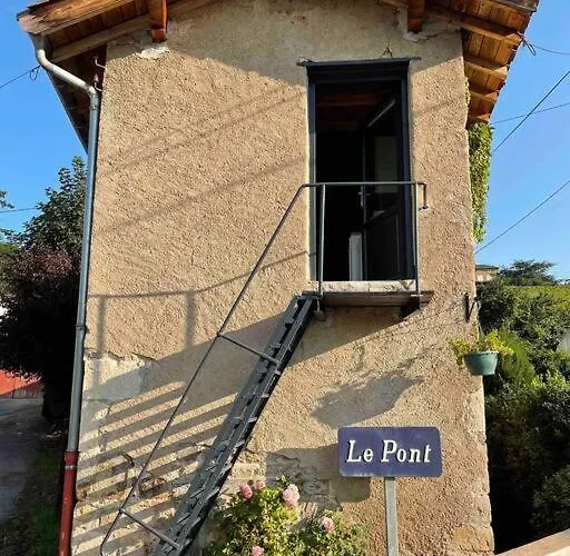 Holiday home Le Dixneufcentvinschiroubles